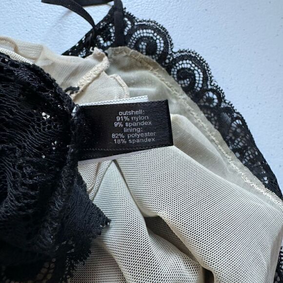 VINTAGE THE LIMITED black lace sleeveless cami with beige colored lining - Picture 7 of 12